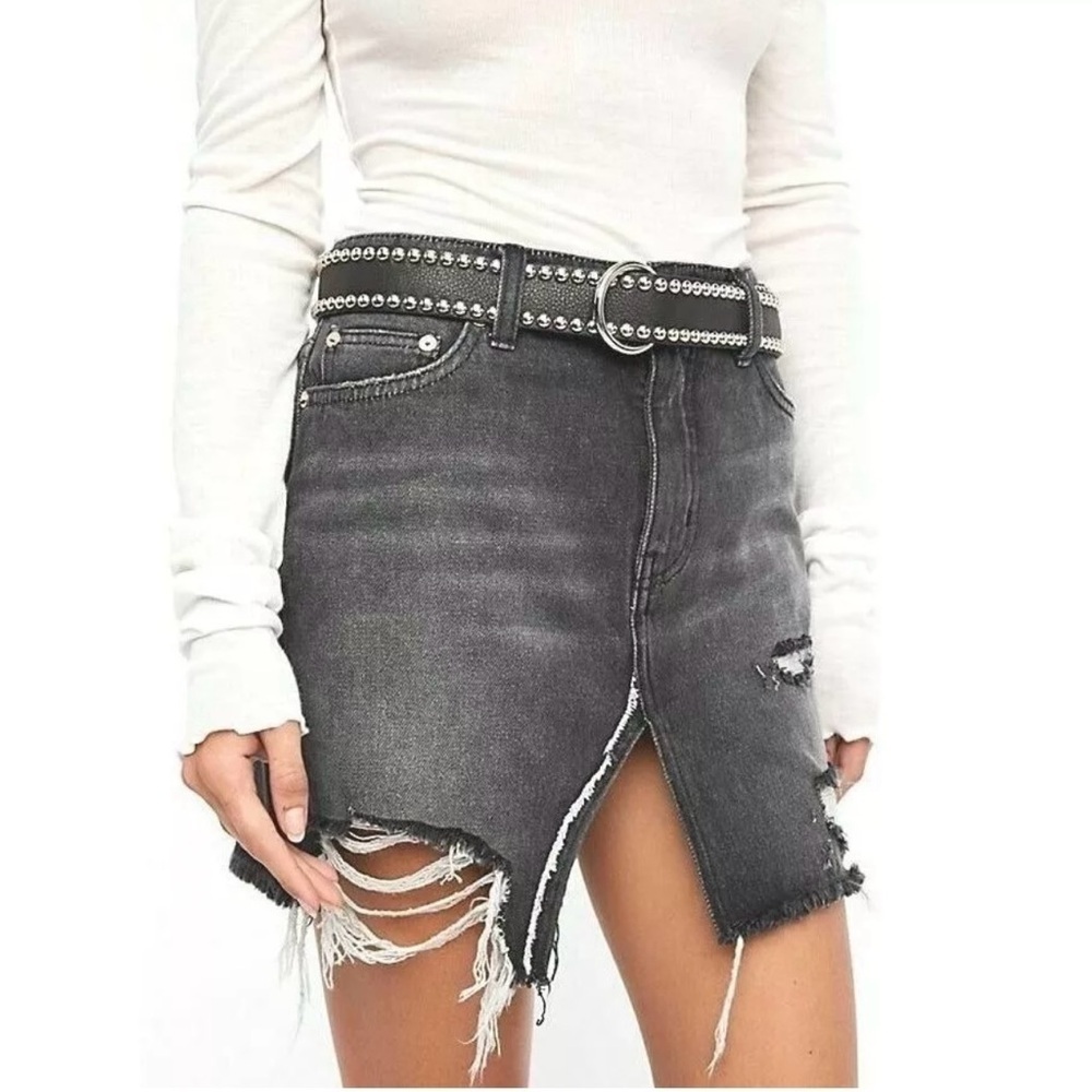 We The Free People Relaxed & Destroyed Denim Mini Skirt Sz 26 Distressed Slit*M6 - Picture 1 of 5